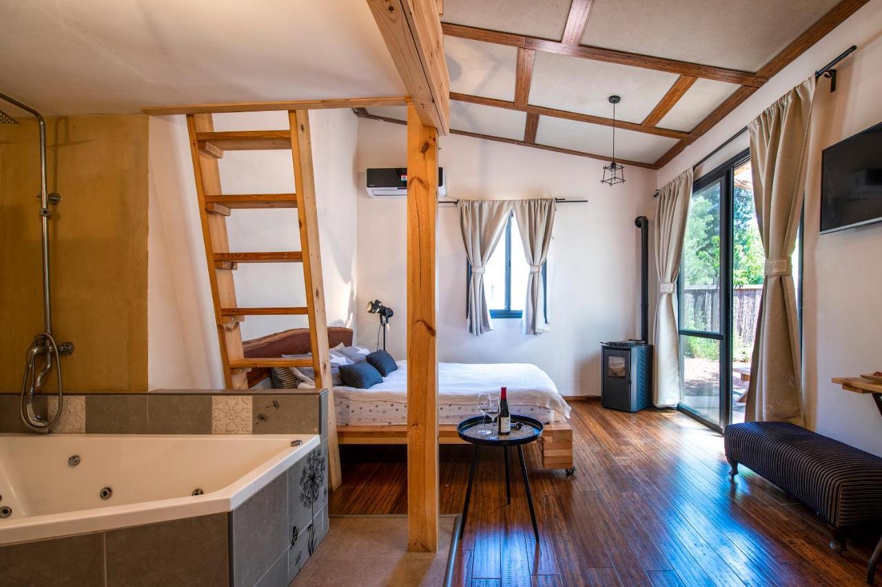 Gate Away B&B Units - המקום באל רום Buitenkant foto