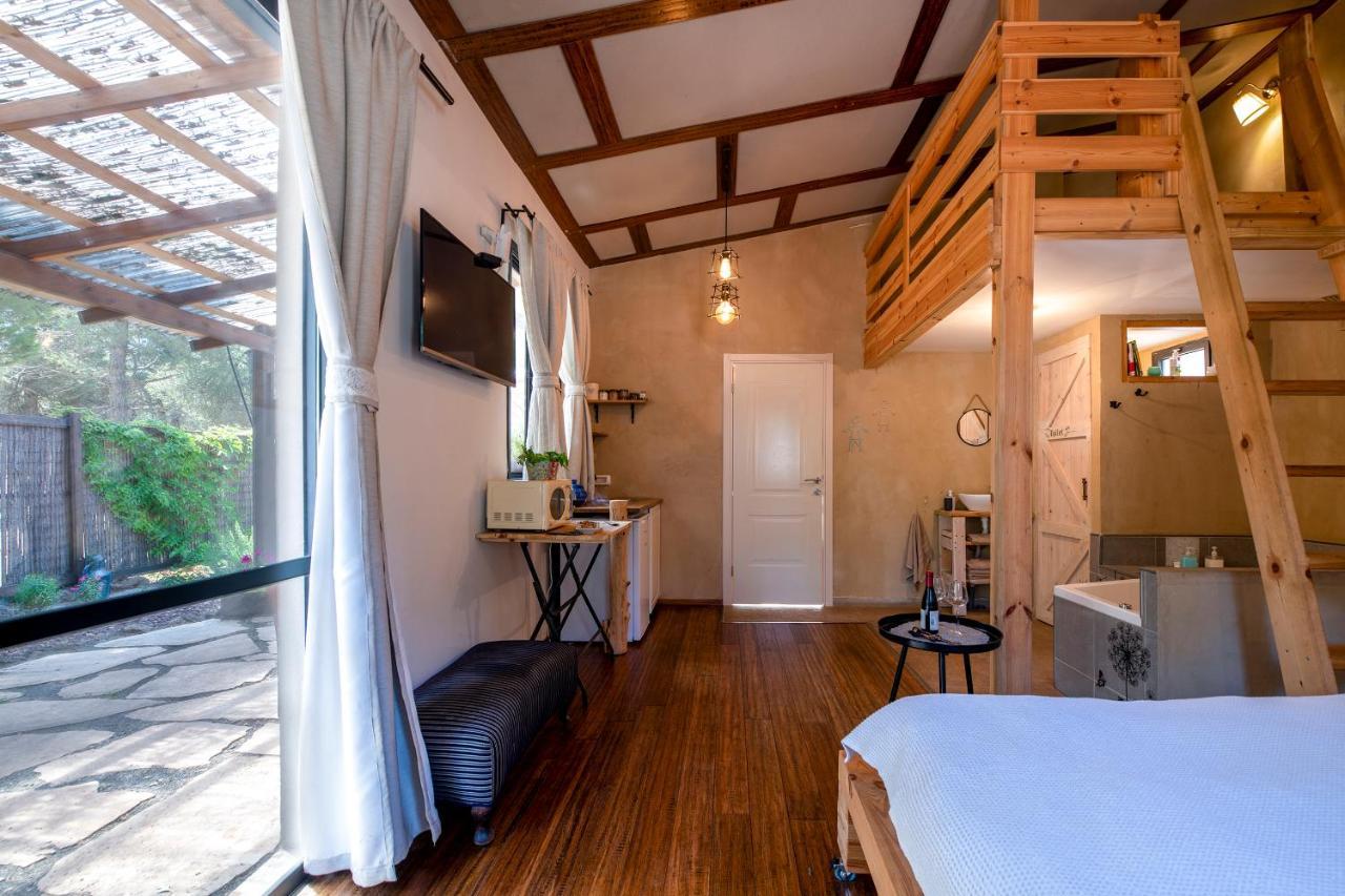 Gate Away B&B Units - המקום באל רום Buitenkant foto