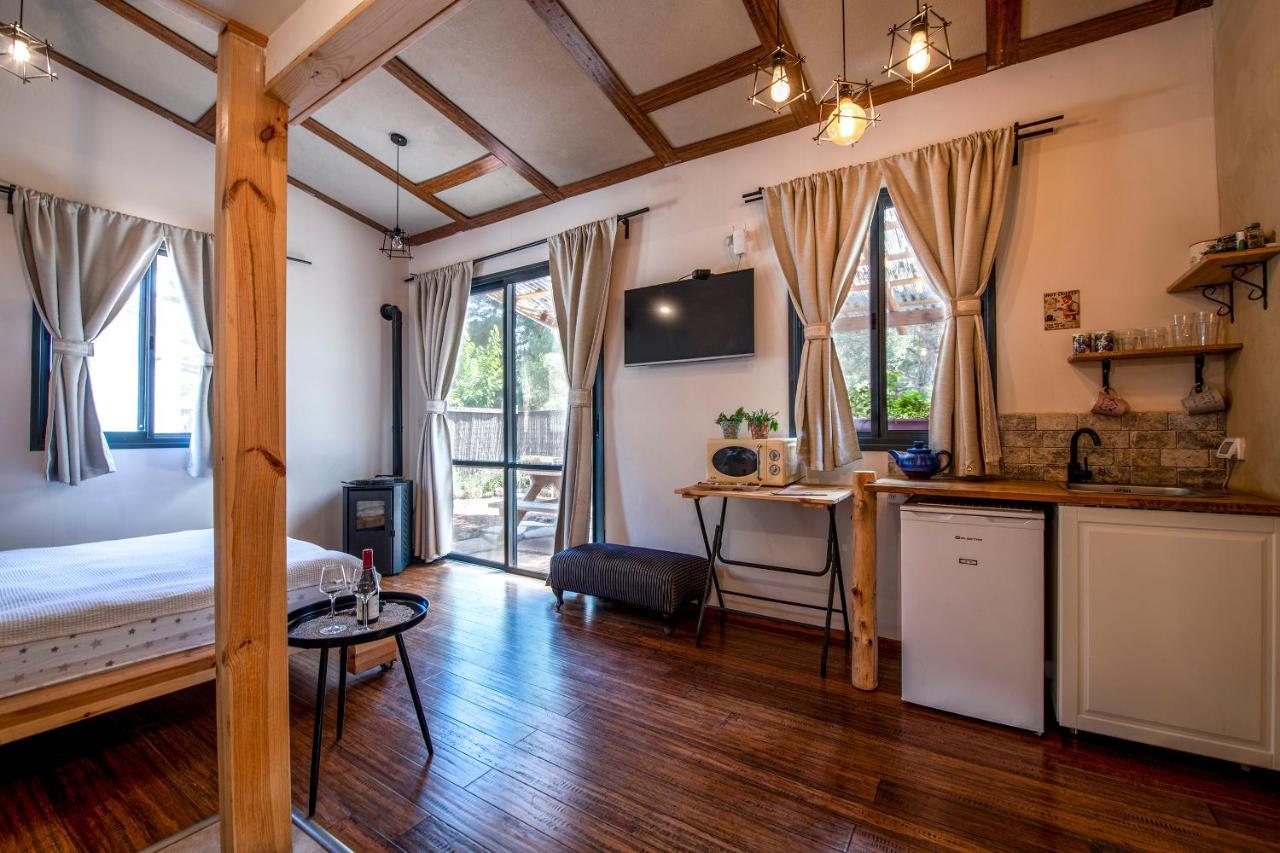 Gate Away B&B Units - המקום באל רום Buitenkant foto