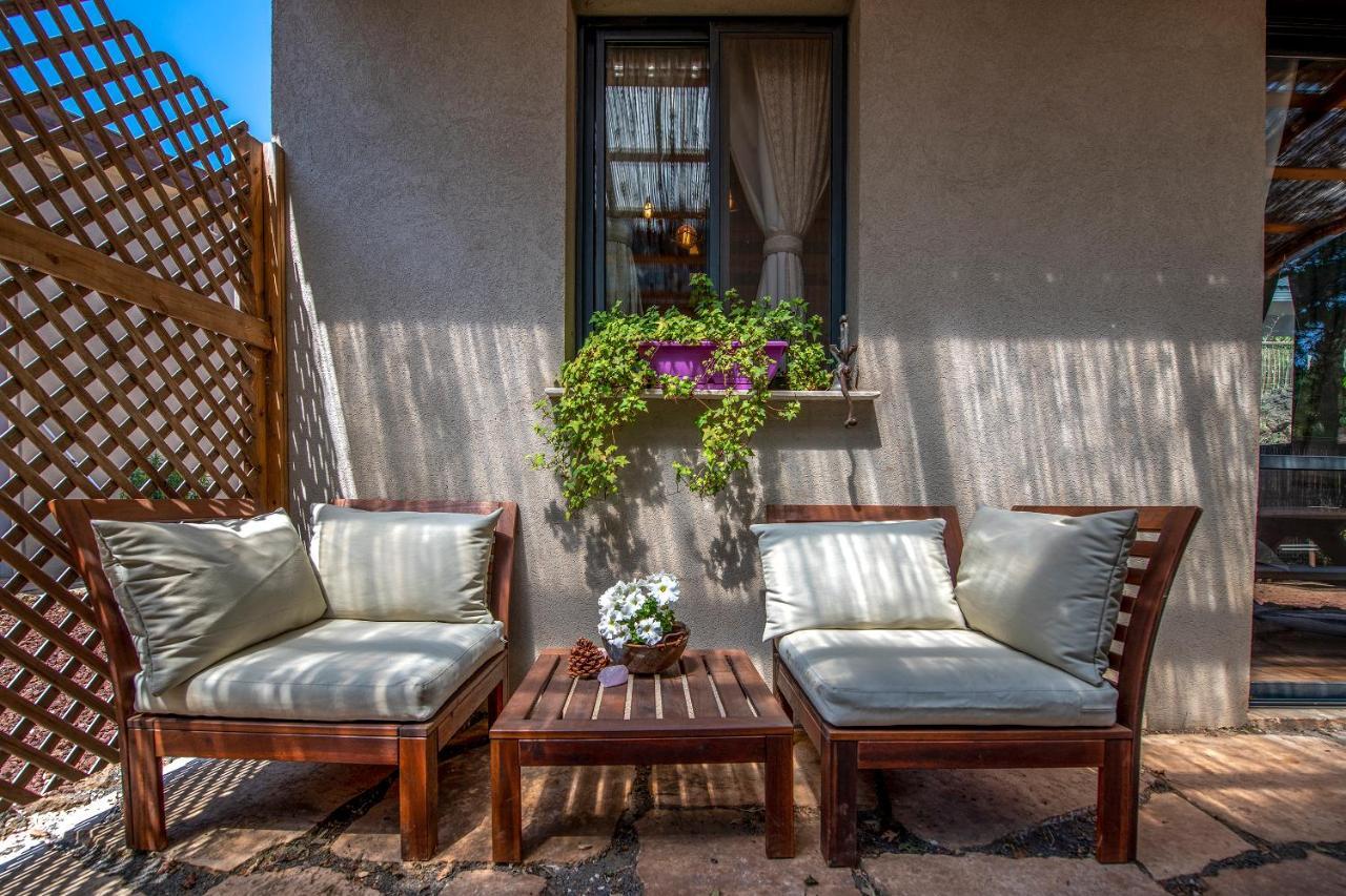 Gate Away B&B Units - המקום באל רום Buitenkant foto