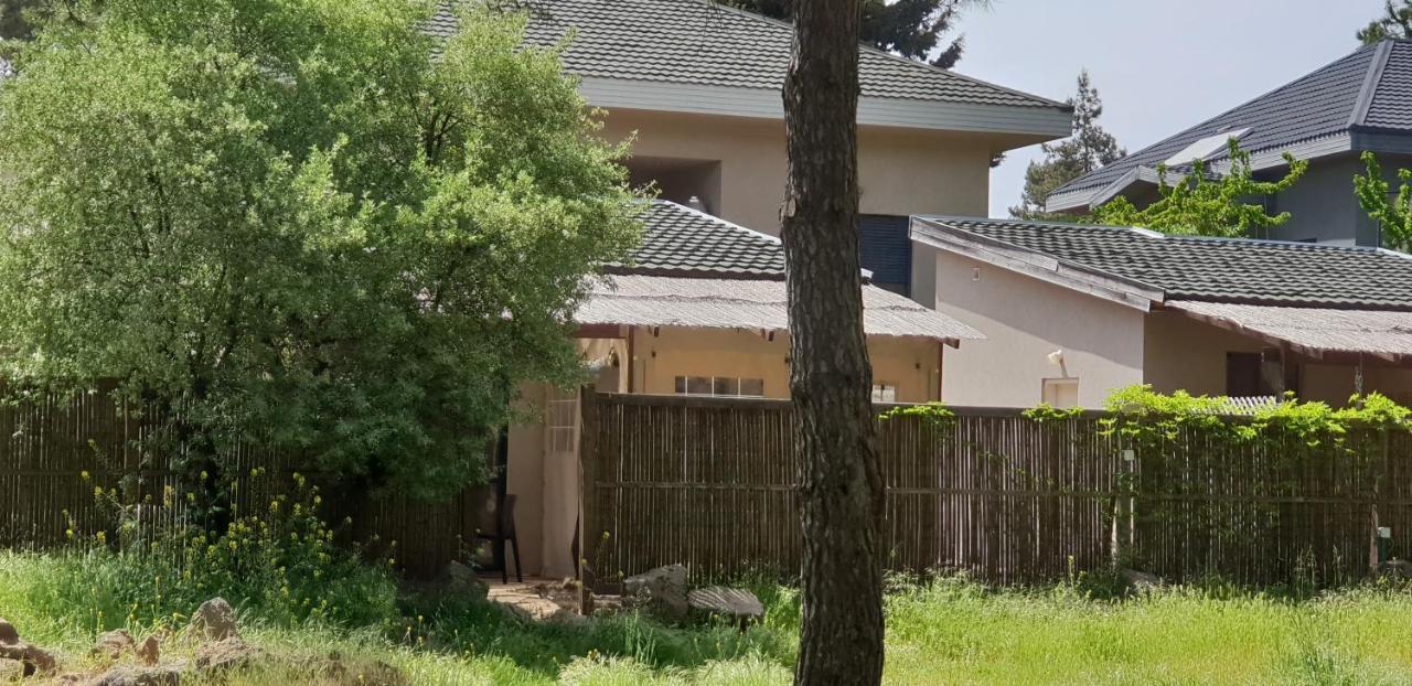 Gate Away B&B Units - המקום באל רום Buitenkant foto