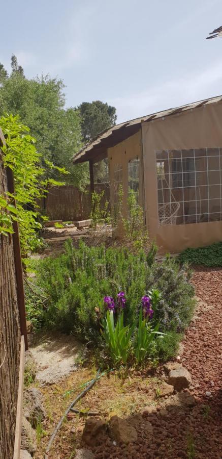 Gate Away B&B Units - המקום באל רום Buitenkant foto