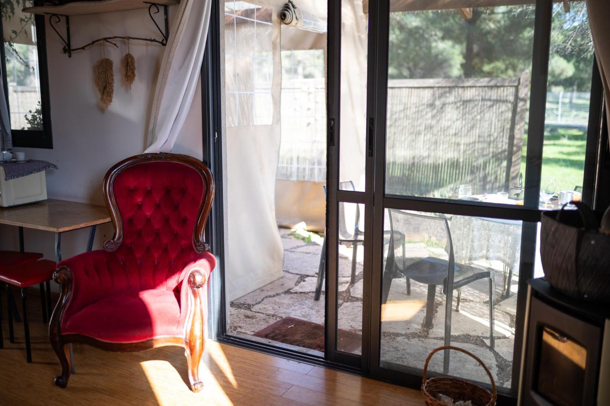 Gate Away B&B Units - המקום באל רום Buitenkant foto
