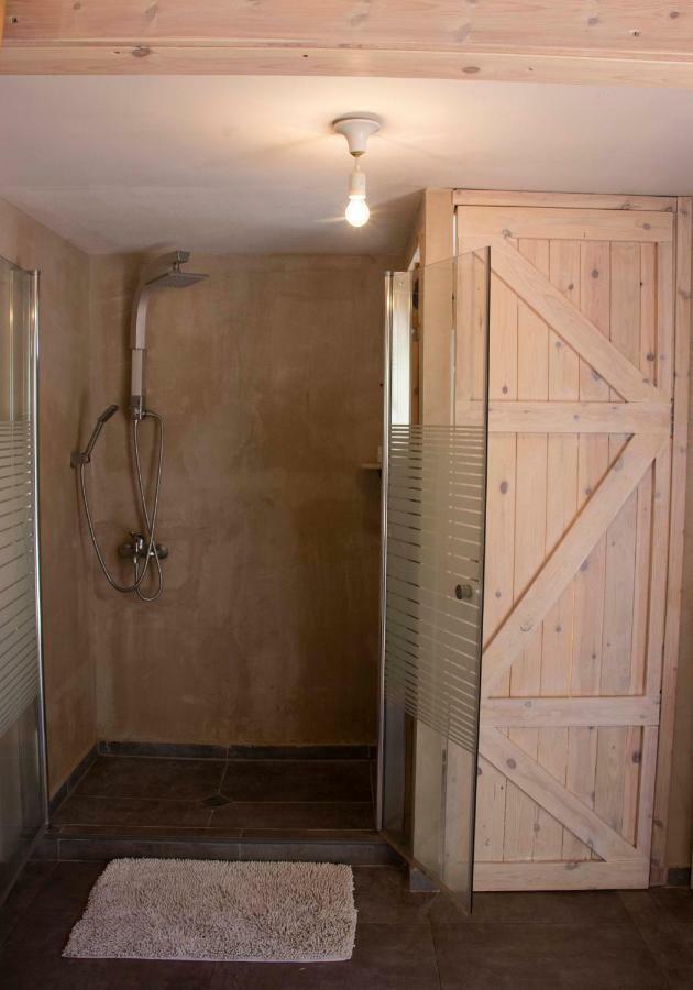 Gate Away B&B Units - המקום באל רום Buitenkant foto