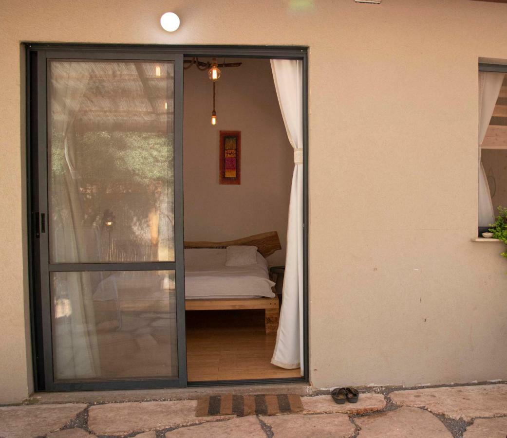 Gate Away B&B Units - המקום באל רום Buitenkant foto